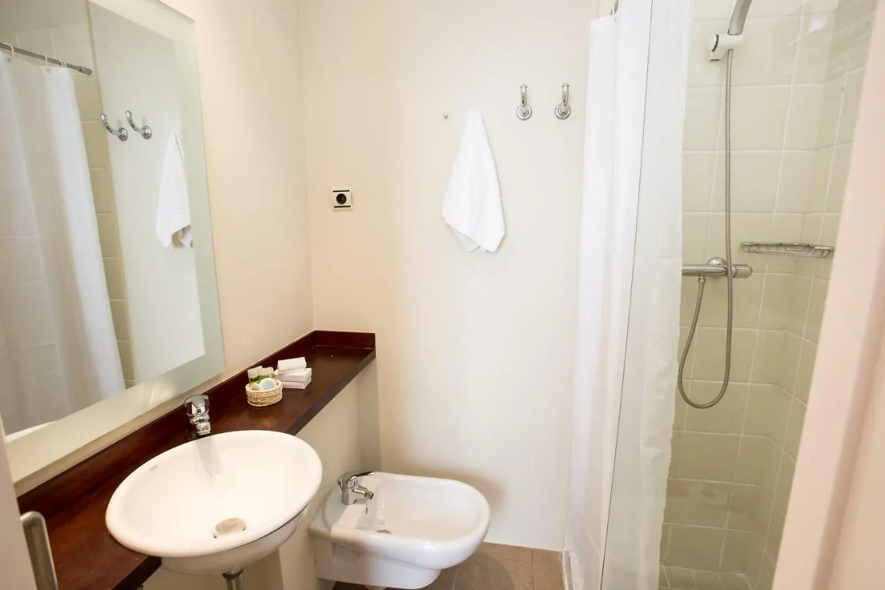 Hotel Kalima 칼데스 데스트락